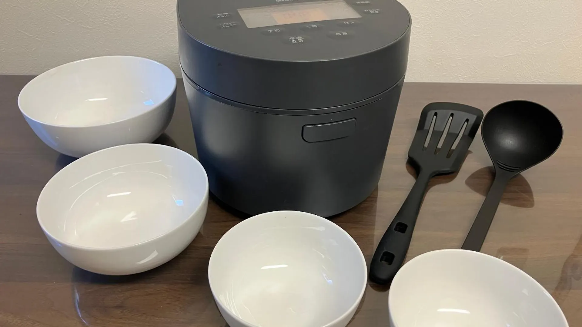 Villa Entire Hotel Beside Asakusa, Ueno, Akihabara And Tokyo Skytree Tower Between 3 Train Stations And Contains 3 Bedrooms, 2 Bathrooms And 2 Toilets For 14 Guests