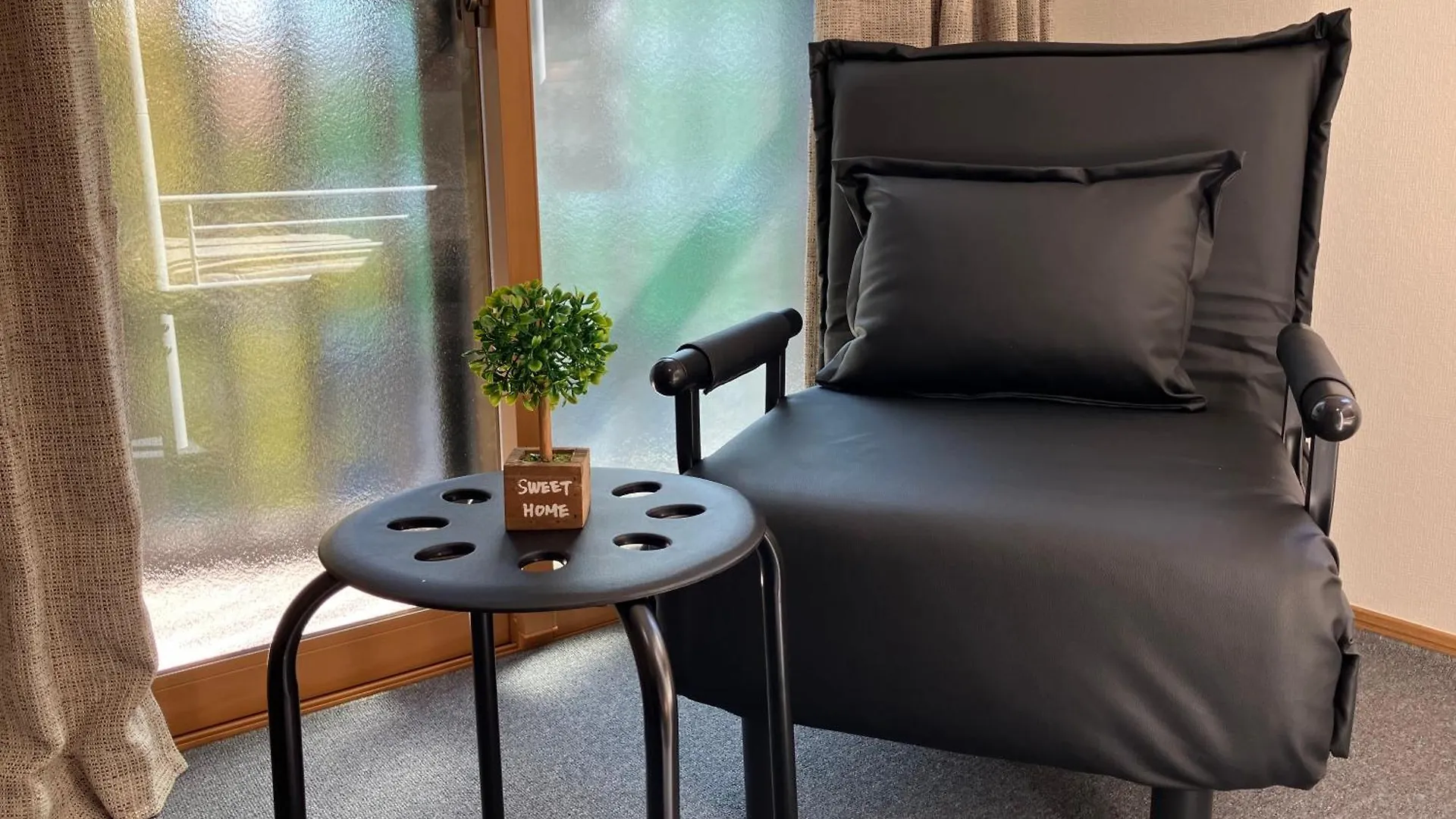 Entire Hotel Beside Asakusa, Ueno, Akihabara And Tokyo Skytree Tower Between 3 Train Stations And Contains 3 Bedrooms, 2 Bathrooms And 2 Toilets For 14 Guests 0*,